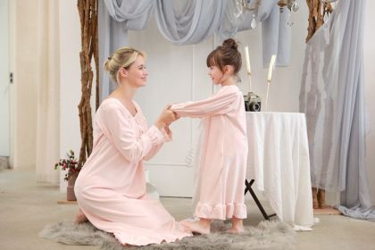 Autumn And Winter Girls' Parent-child Clothes Warm Double-sided Velvet Jade Hare Velvet Long Korean Princess Medium And Large Children's Nightdress (Option: Pink-100)